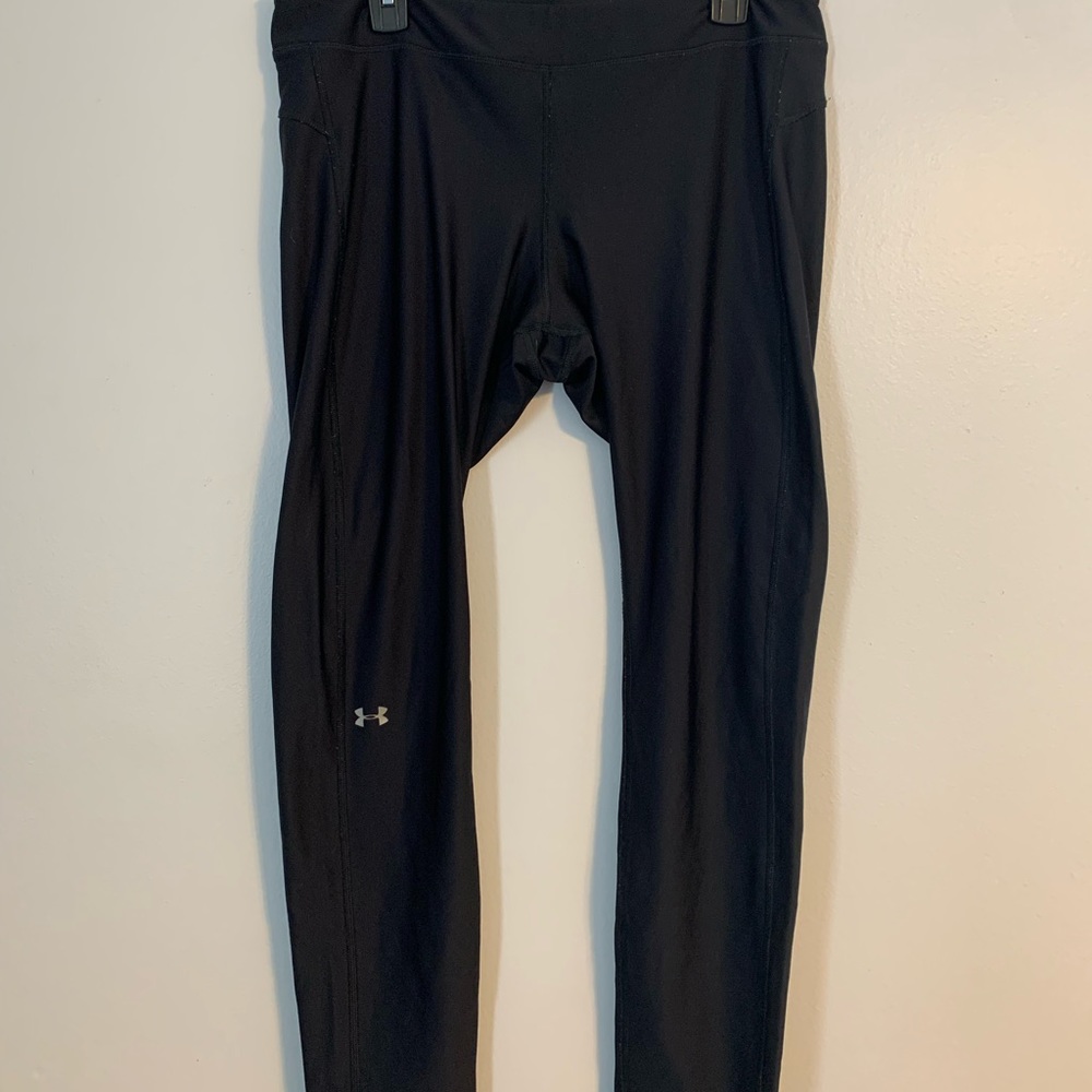 plain pair of under armor leggings